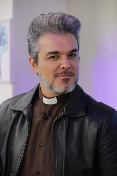 Padre Marcos Roberto Pires